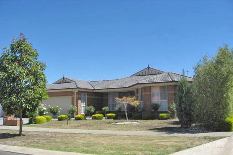 5 Burnett Cl, Taylors Lakes, VIC 3038