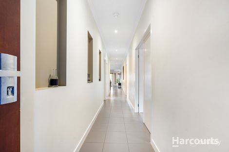 Property photo of 7 Lambertia Loop Caroline Springs VIC 3023
