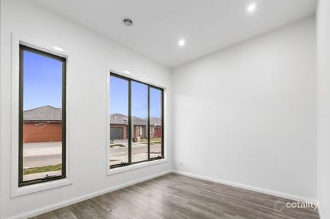 Property photo of 19 Avignon Street Wollert VIC 3750
