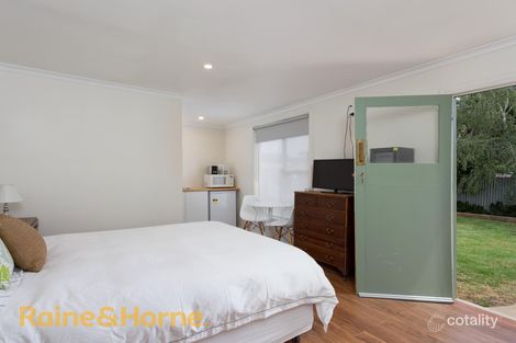 Property photo of 12 Norman Street Turvey Park NSW 2650