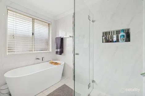 Property photo of 28 Braidwood Drive Prestons NSW 2170