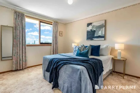 Property photo of 56 Telopea Crescent Mill Park VIC 3082