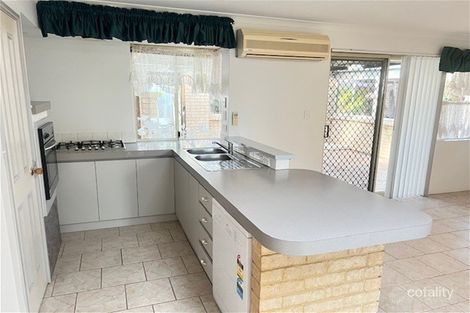 Property photo of 8 Fitzroy Close Dudley Park WA 6210
