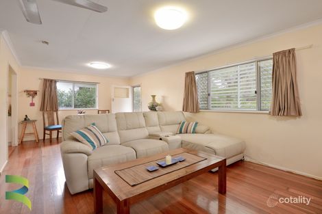 Property photo of 38 Pareena Crescent Mansfield QLD 4122