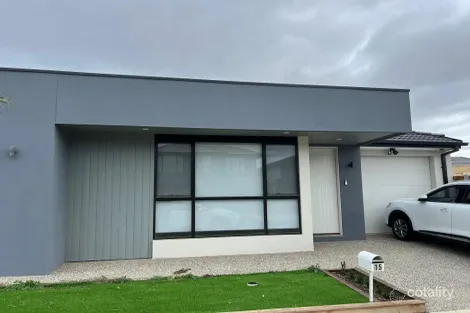 Property photo of 15 Huntingtower Avenue Mickleham VIC 3064