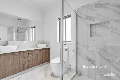 Property photo of 51 Copper Beech Road Beaconsfield VIC 3807