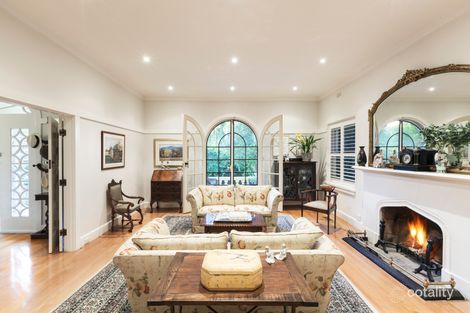 Property photo of 18 Moonga Road Toorak VIC 3142