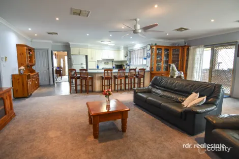 Property photo of 4 Crestview Place Inverell NSW 2360