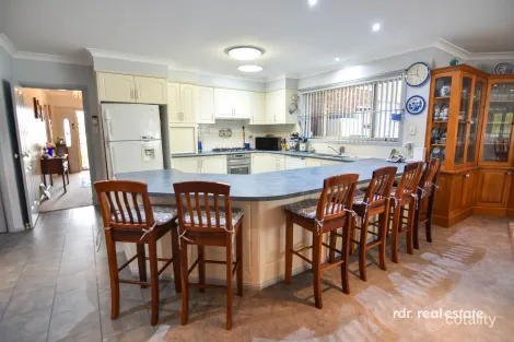 Property photo of 4 Crestview Place Inverell NSW 2360