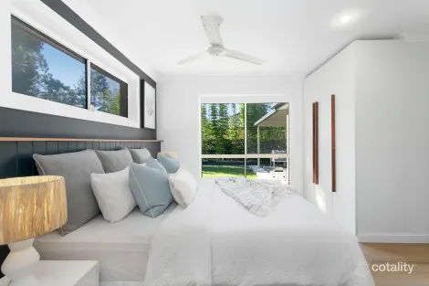 Property photo of 31 Northlakes Drive Elanora QLD 4221