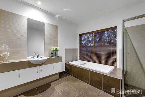 Property photo of 7 Toulouse Road South Morang VIC 3752
