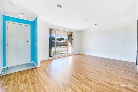 Property photo of 12 Greenmantle Close Cranbourne West VIC 3977