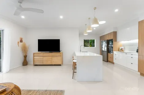 Property photo of 22 Beitz Avenue Labrador QLD 4215