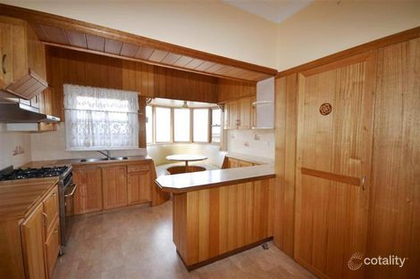 Property photo of 13 Mulgen Crescent Bomaderry NSW 2541