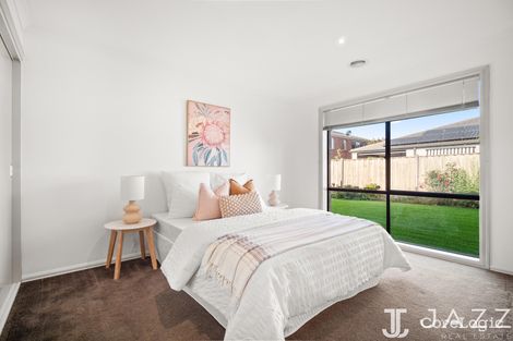 Property photo of 19 Ladybird Crescent Point Cook VIC 3030