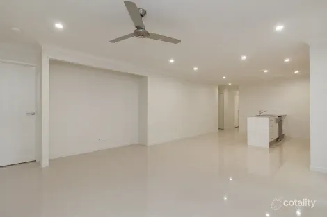 Property photo of 10 Haven Drive Holmview QLD 4207