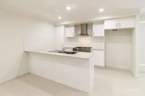 Property photo of 10 Haven Drive Holmview QLD 4207