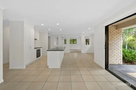 Property photo of 145 Englefield Road Oxley QLD 4075