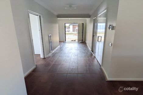 Property photo of 10 Portobello Way Fraser Rise VIC 3336