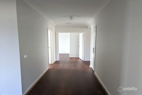 Property photo of 10 Portobello Way Fraser Rise VIC 3336
