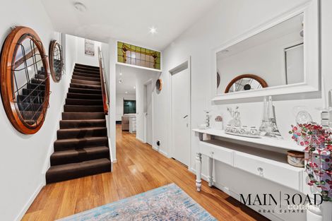 Property photo of 1/1-5 The Close Caroline Springs VIC 3023