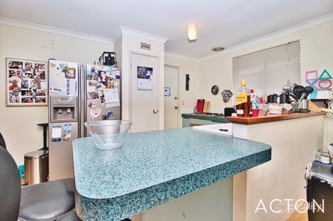 Property photo of 33 Nightingale Way Warnbro WA 6169