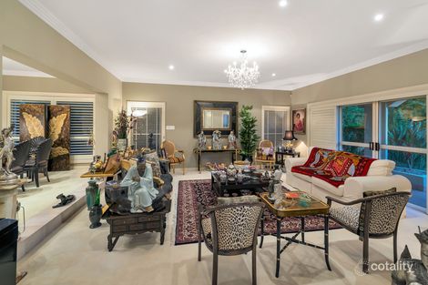 Property photo of 18 Jamieson Place Brookfield QLD 4069