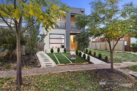 Property photo of 30 Bushlark Crescent Williams Landing VIC 3027