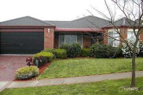 8 Meadowbank Ave, Chirnside Park, VIC 3116