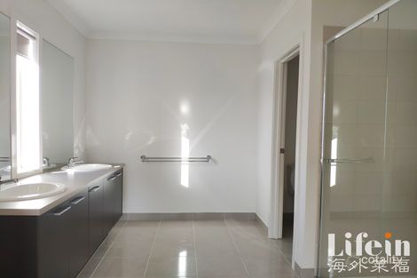 Property photo of 51 Squadron Road Point Cook VIC 3030