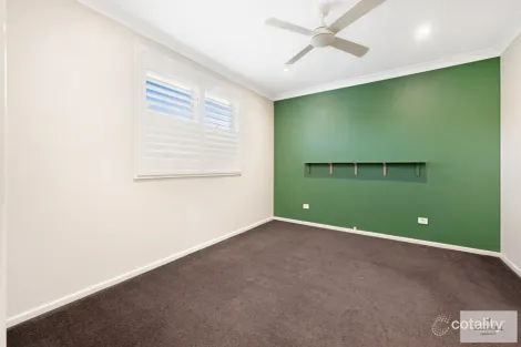 Property photo of 35 Camira Crescent Hillvue NSW 2340
