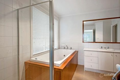 Property photo of 94 Wolviston Avenue Hillside VIC 3037