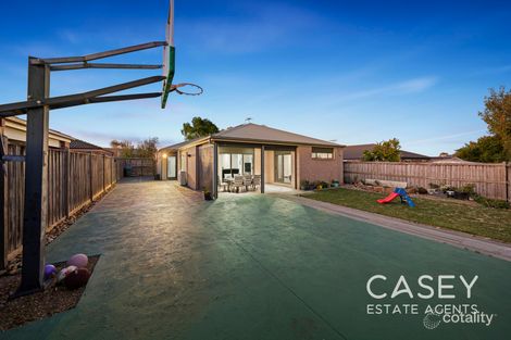 Property photo of 15 Charlbury Crescent Cranbourne North VIC 3977