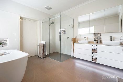 Property photo of 14 Greenhill Court Sunbury VIC 3429