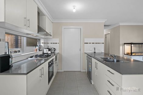 Property photo of 15 Newbury Street Pakenham VIC 3810