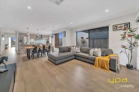 Property photo of 92 Ranfurlie Boulevard Cranbourne West VIC 3977