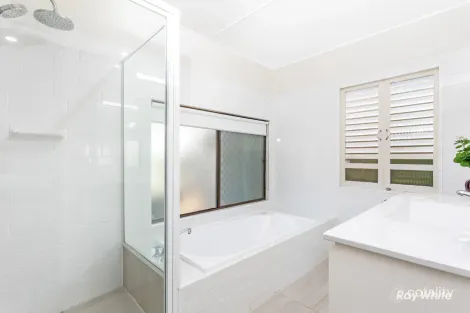 Property photo of 20 Ocean Parade Cooee Bay QLD 4703