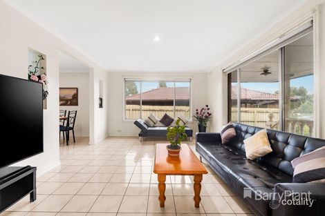 Property photo of 52 Buckmaster Drive Mill Park VIC 3082