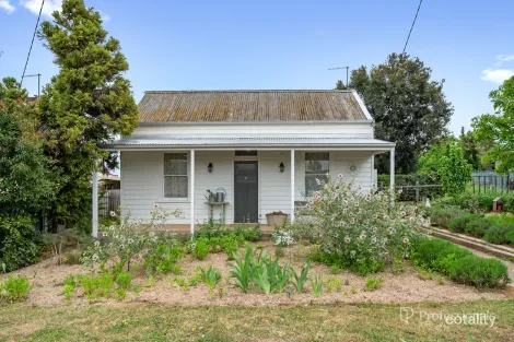 Property photo of 121 Loch Street Maryborough VIC 3465