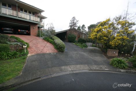 8 Tadji Cl, Croydon North, VIC 3136