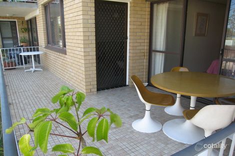 4/6 Parker St, Labrador, QLD 4215