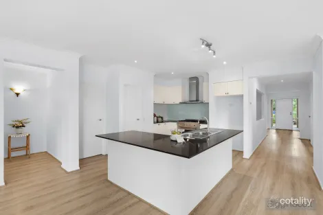 Property photo of 32 Hummingbird Boulevard Tarneit VIC 3029