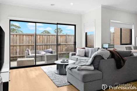 Property photo of 22 Handley Crescent Officer VIC 3809