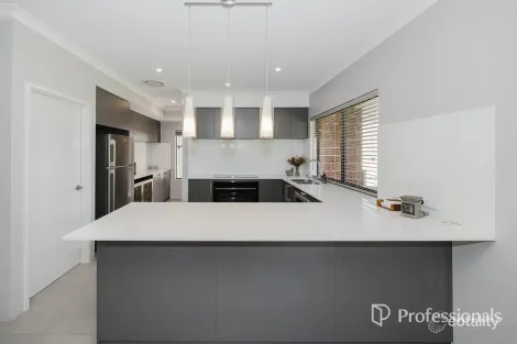 Property photo of 15 Darwell Way Aveley WA 6069