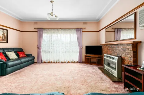 Property photo of 32 Warwick Road Pascoe Vale VIC 3044