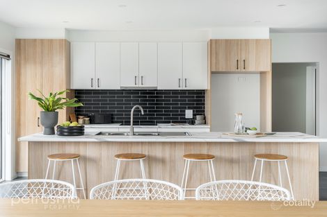 Property photo of 15 Nelumie Street Lindisfarne TAS 7015