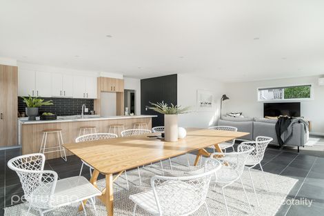Property photo of 15 Nelumie Street Lindisfarne TAS 7015