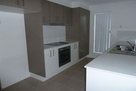 Property photo of 9 Yarrow Court Bundamba QLD 4304