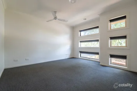 Property photo of 32 Colby Link Derrimut VIC 3026