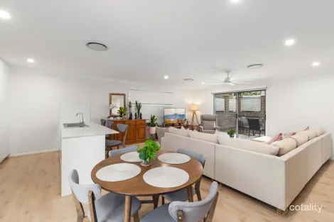 Property photo of 2/19 Paul Circuit Tullimbar NSW 2527